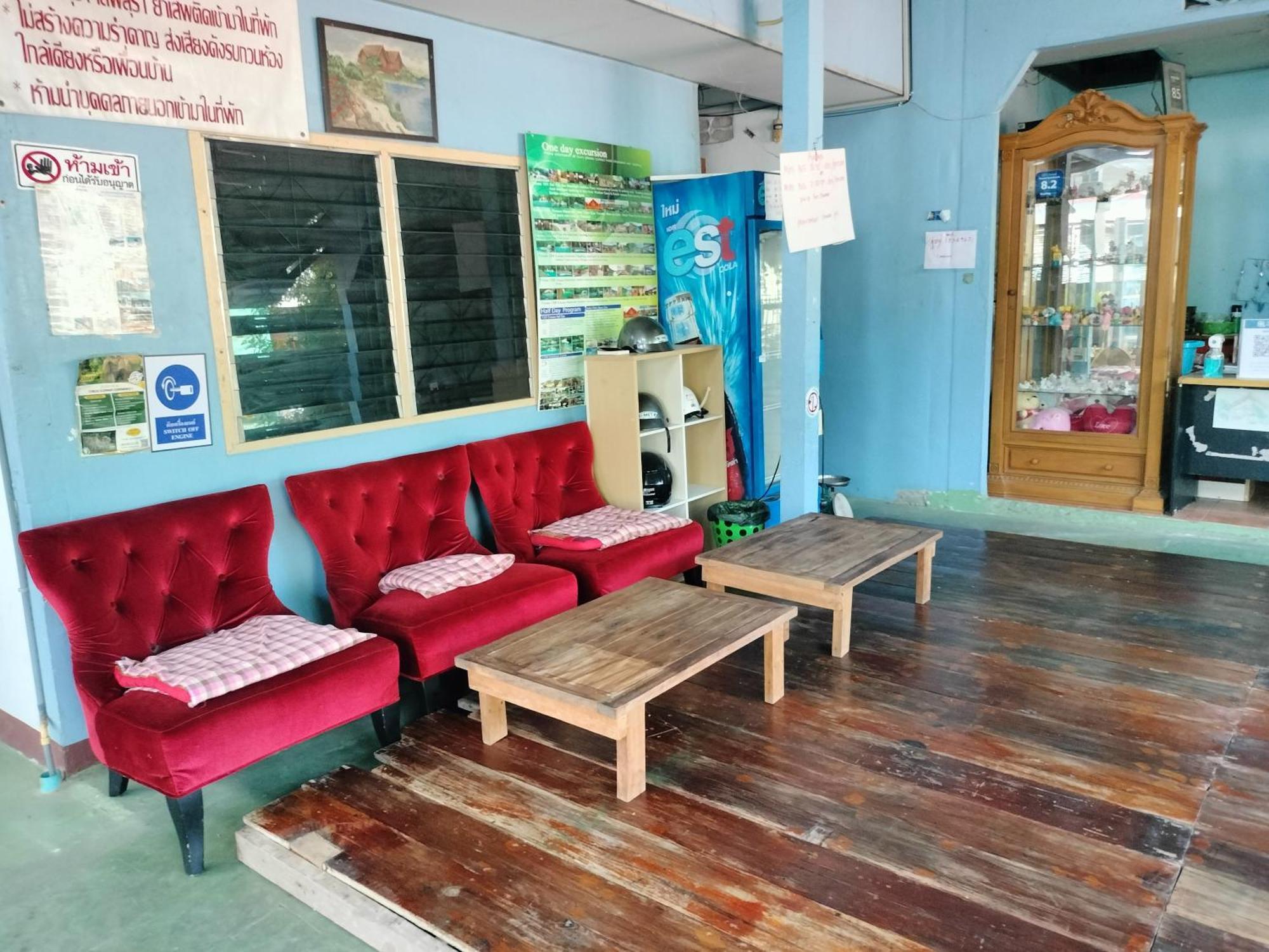 Canaan Guesthouse Канчанабури Екстериор снимка