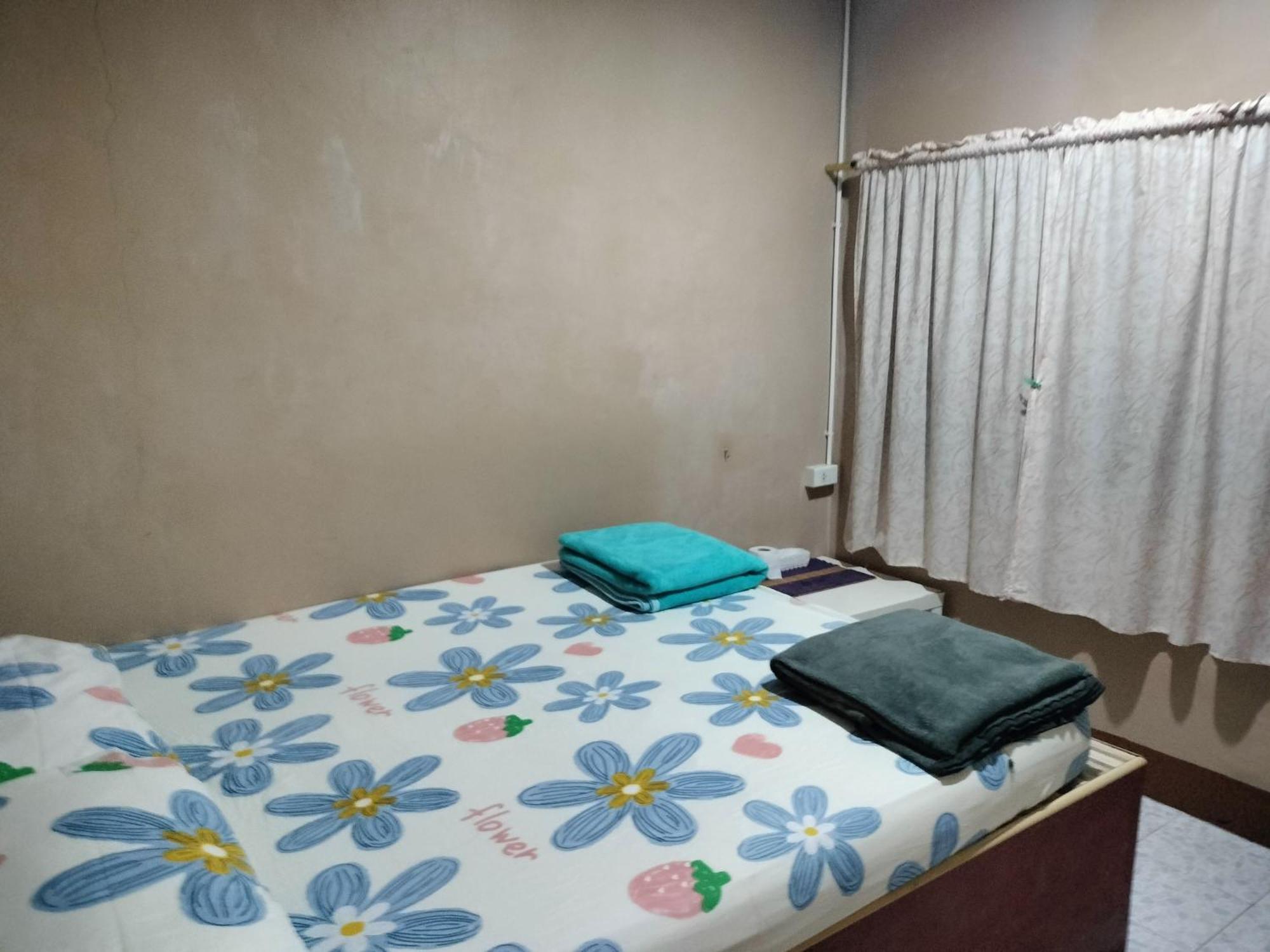 Canaan Guesthouse Канчанабури Екстериор снимка